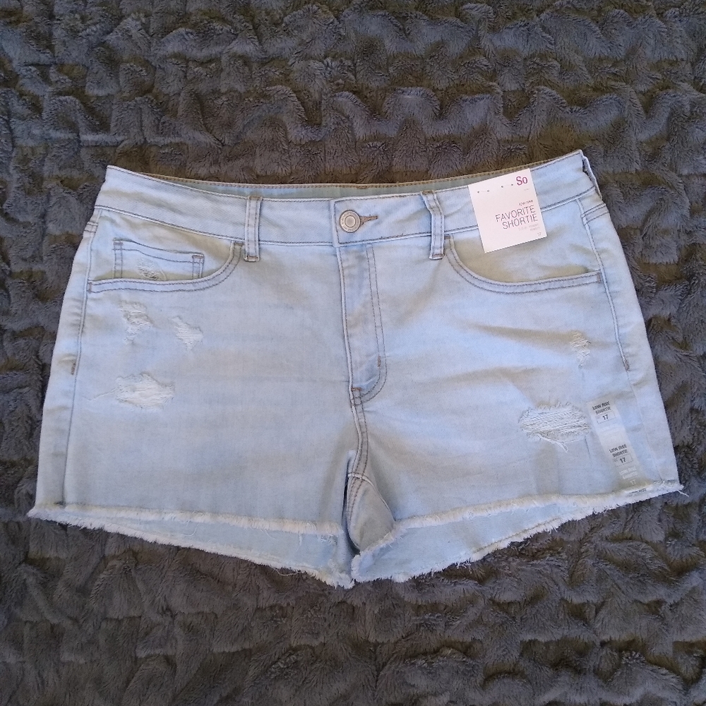 SO Favorite Shortie Distressed Shorts